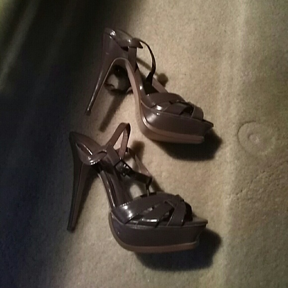 Shoes - Picture 3 of 6